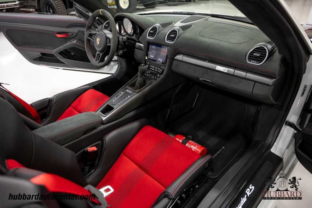 2024 Porsche 718 Spyder RS Roadster - 22975419 - 24