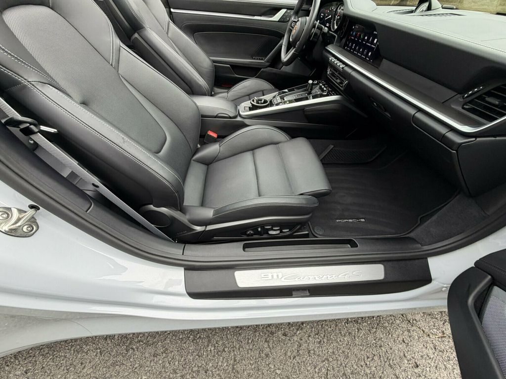 2024 Porsche 911 Carrera 4S Cabriolet/Sport Exhaust/Premium Pkg/Ventilated Seats - 23071413 - 38