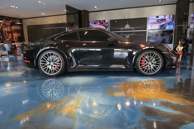 2024 Porsche 911 Carrera 4S Coupe - 23031602 - 9
