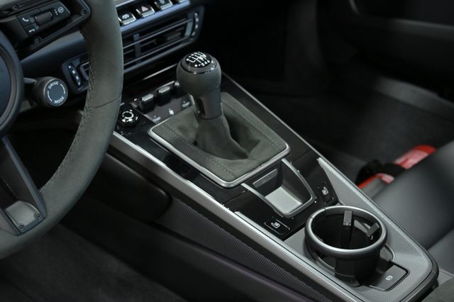 2024 Porsche 911 Carrera 4S Coupe - 23075019 - 19