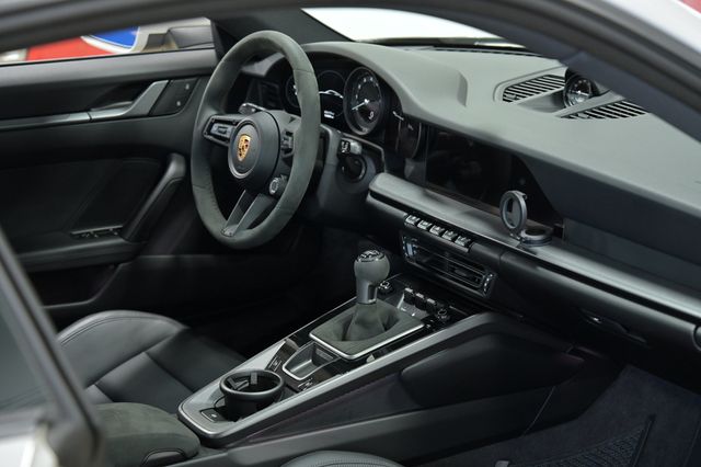 2024 Porsche 911 Carrera 4S Coupe - 23075019 - 38