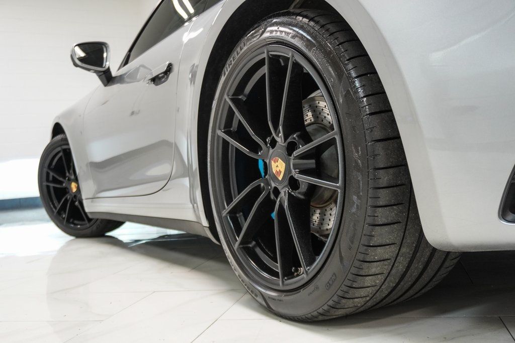 2024 Porsche 911 Coupe photo 9
