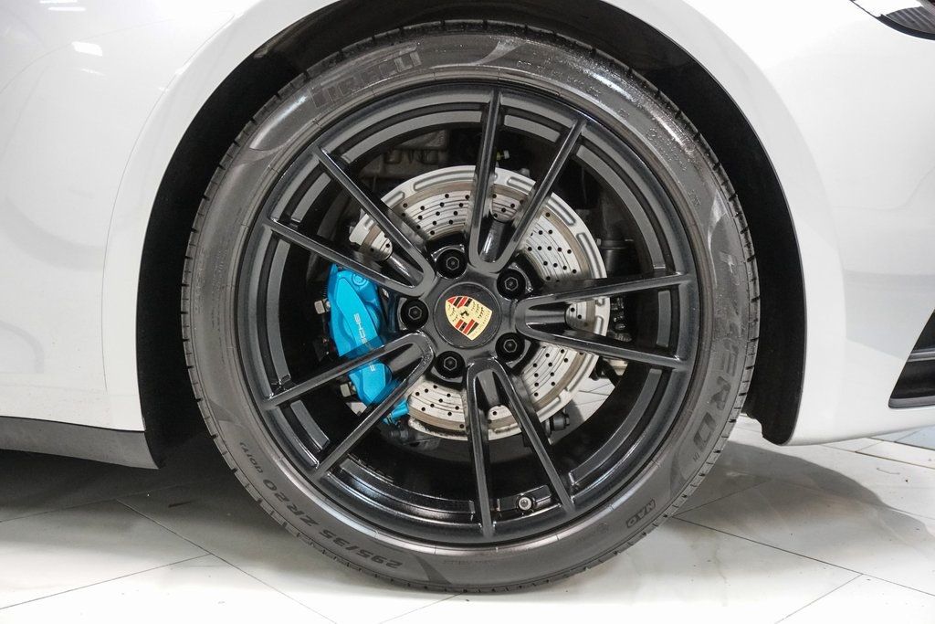2024 Porsche 911 Coupe photo 10