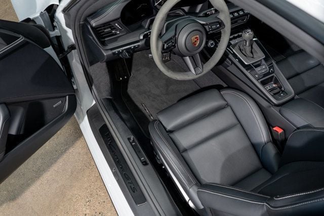 2024 Porsche 911 Carrera GTS Coupe - 22924394 - 21