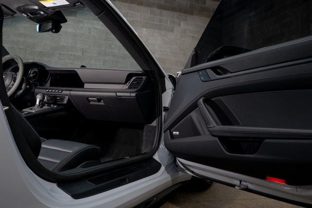 2024 Porsche 911 Carrera GTS Coupe - 22924394 - 34