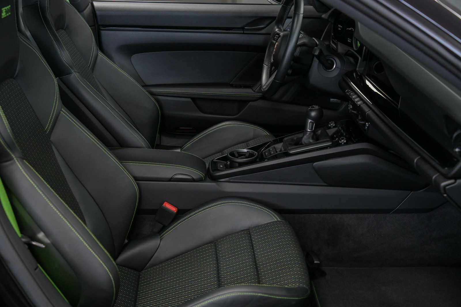 2024 Porsche 911 T Coupe photo 38