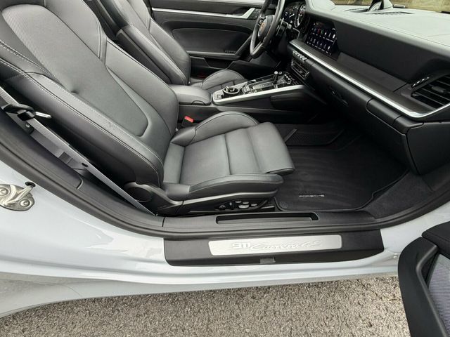 2024 Porsche 911 Sport Pkg/Heated&Cooled Seats/Sport Exhaust/Premium Pkg/NAV - 23071413 - 38