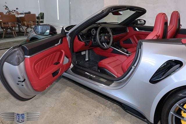 2024 Porsche 911 Turbo S Cabriolet - 22937048 - 18