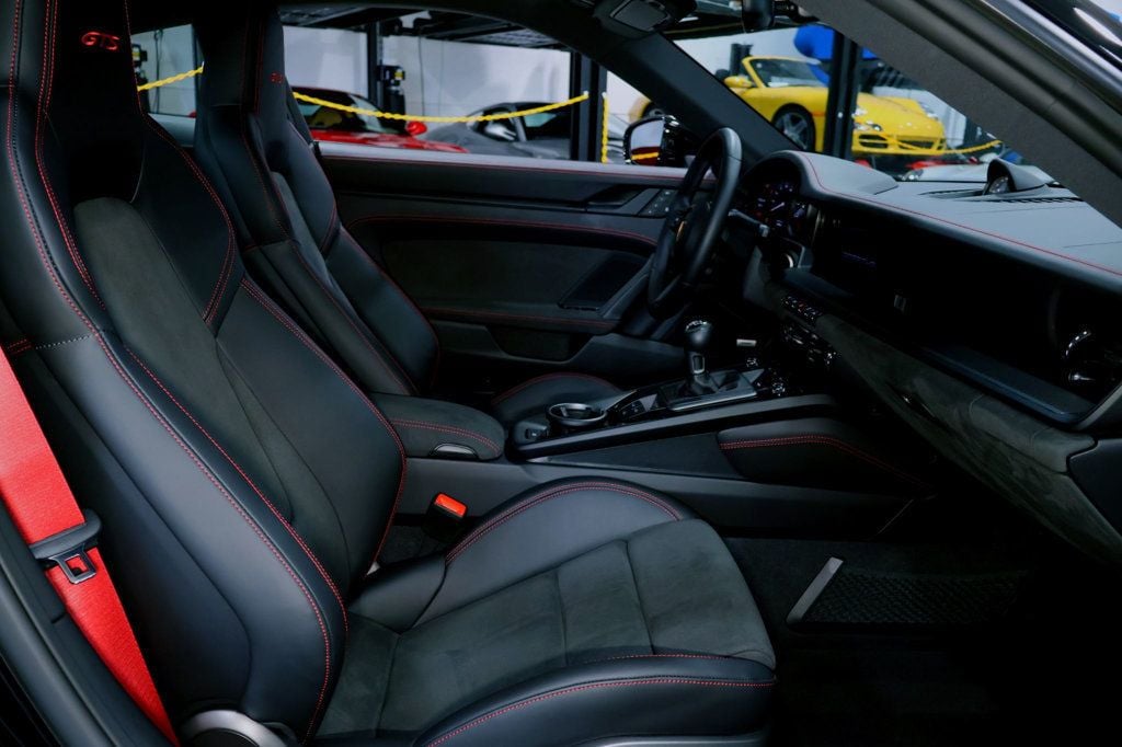 2024 Porsche 911 GTS photo 22
