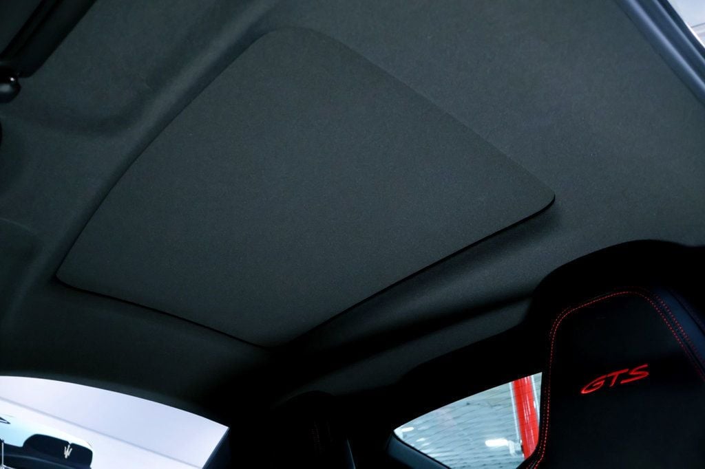 2024 Porsche 911 GTS photo 32