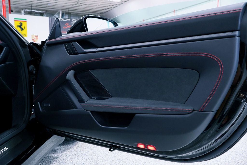 2024 Porsche 911 GTS photo 33