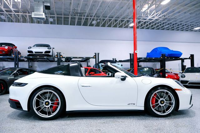 2024 Porsche 911 TARGA 4GTS WHITE...696 Miles...Rare TARGA 4GTS   - 22865409 - 11