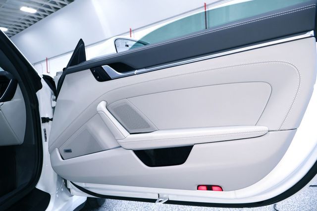 2024 Porsche 911 TARGA 4GTS WHITE...696 Miles...Rare TARGA 4GTS   - 22865409 - 33