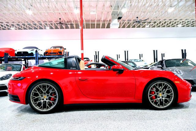 2024 Porsche 911 TARGA 4S CARMINE RED...556 Miles...Targa 4S  - 22964570 - 10