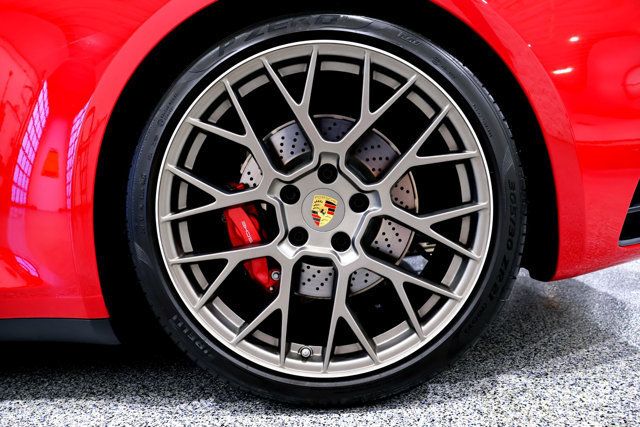 2024 Porsche 911 TARGA 4S CARMINE RED...556 Miles...TARGA 4S AWD  - 22964570 - 33