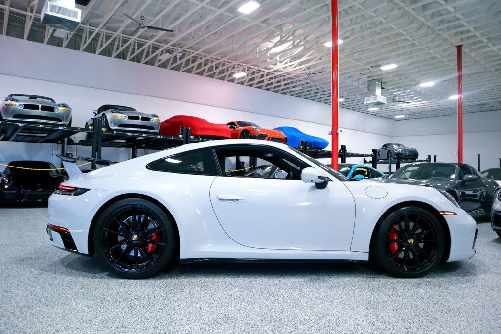 2024 Porsche 911 4S photo 11