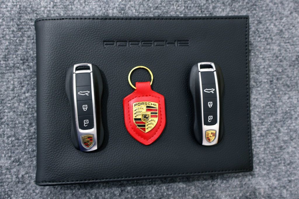 2024 Porsche CARRERA GTS CABRIO GT SILVER...5,995 Miles...Rare GTS CAB!!  - 22900632 - 18