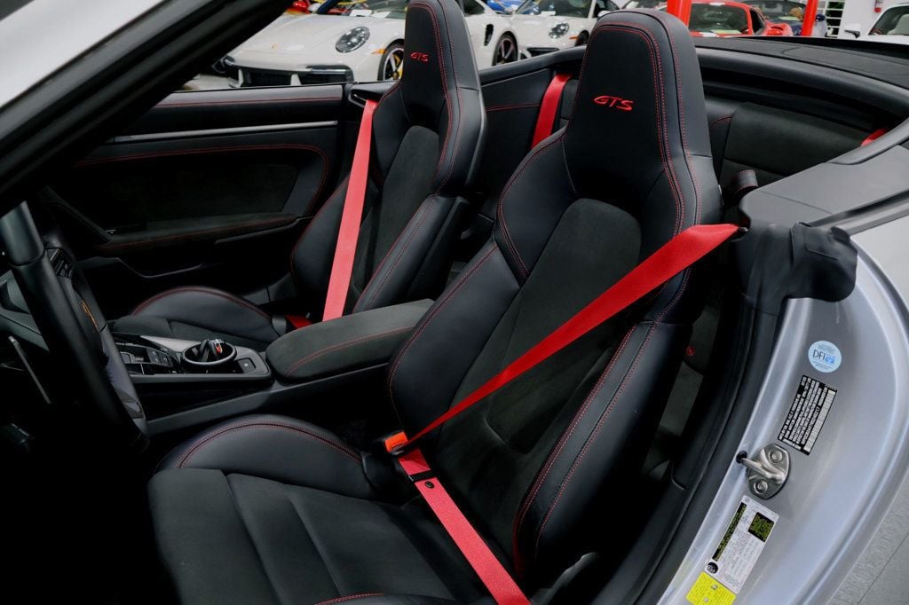 2024 Porsche 911 4S 4 GTS Cabriolet photo 8