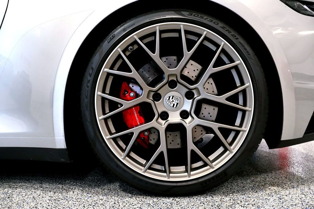 2024 Porsche 911 4S 4 GTS Cabriolet photo 11