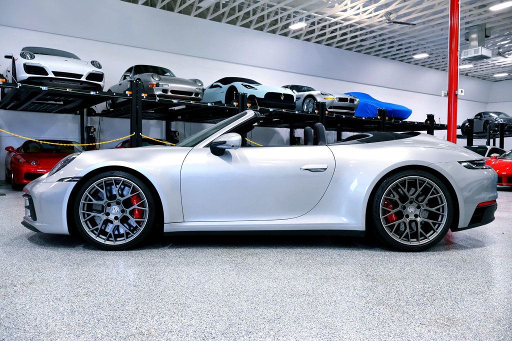 2024 Porsche 911 4S 4 GTS Cabriolet photo 2