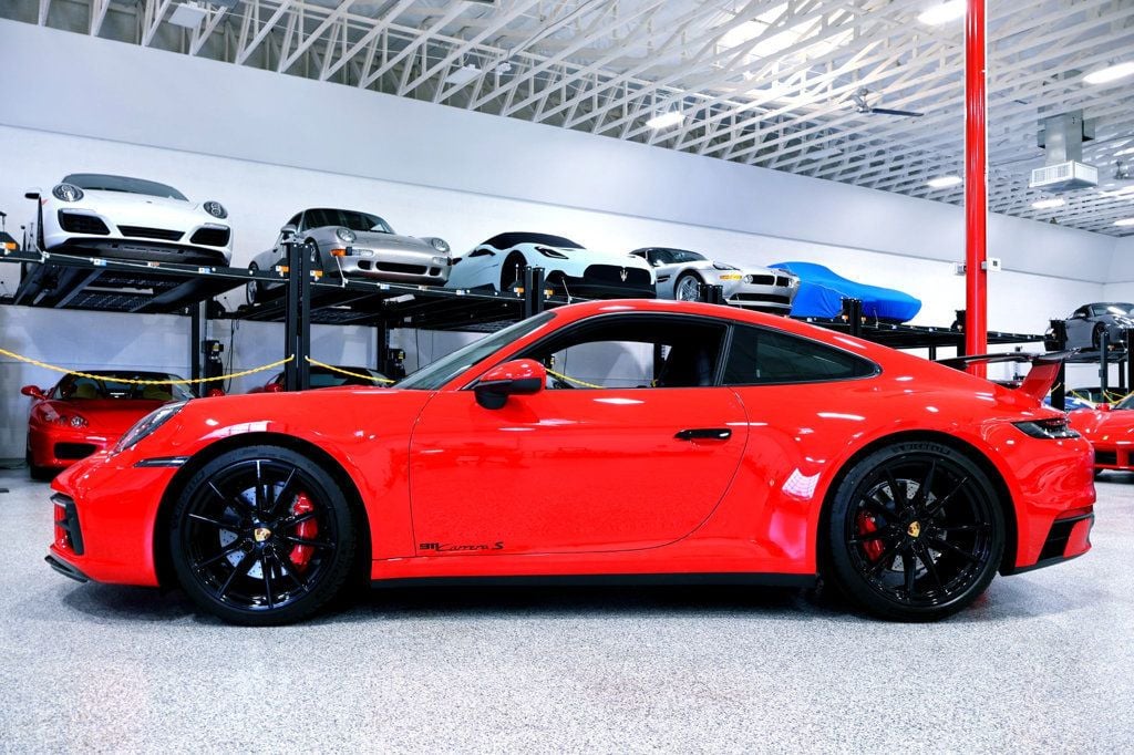 2024 Porsche 911 photo 3
