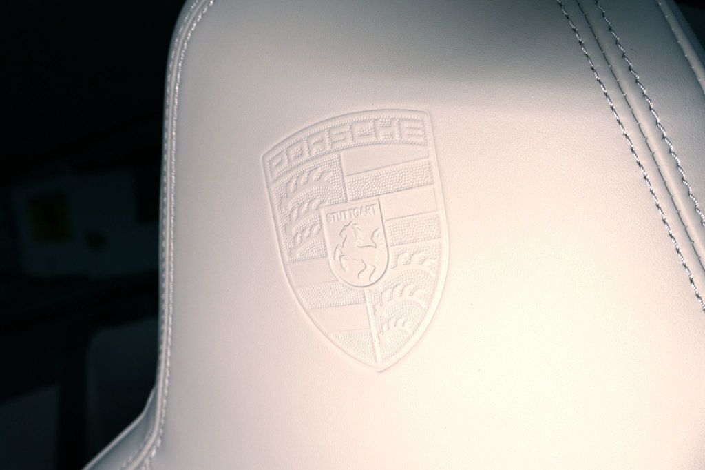 2024 Porsche CARRERA TARGA 4GTS WHITE...696 Miles...Rare TARGA 4GTS   - 22865409 - 28