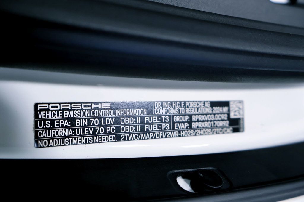 2024 Porsche CARRERA TARGA 4GTS WHITE...696 Miles...Rare TARGA 4GTS   - 22865409 - 43
