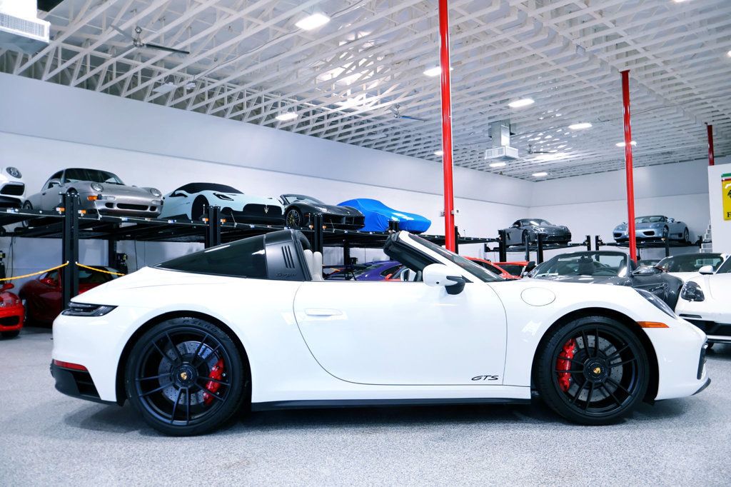 2024 Porsche 911 Targa photo 11
