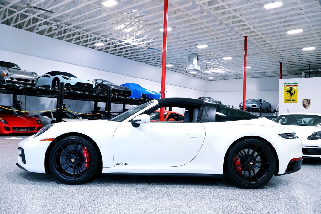 2024 Porsche 911 Targa photo 3