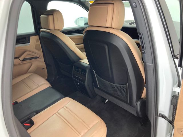 2024 Porsche Cayenne   - 22967073 - 19