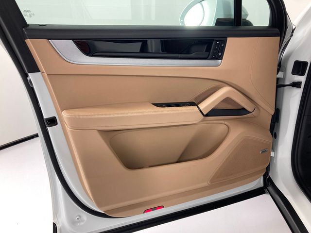 2024 Porsche Cayenne   - 22967073 - 3