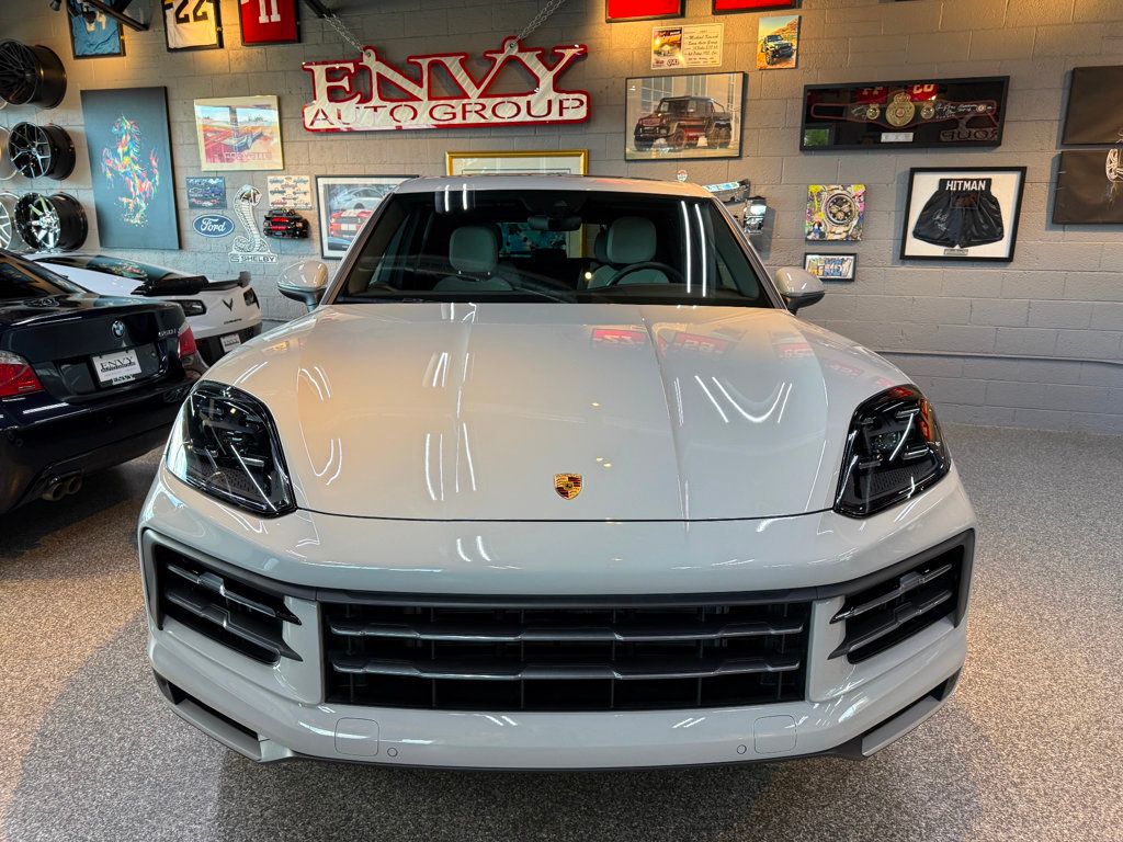 2024 Porsche Cayenne Base photo 22