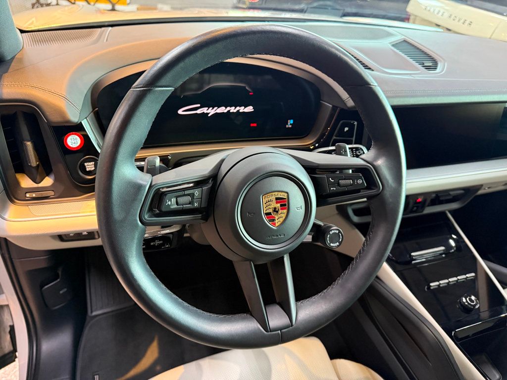 2024 Porsche Cayenne Base photo 23
