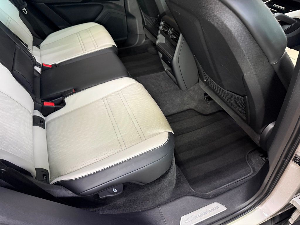 2024 Porsche Cayenne Base photo 38