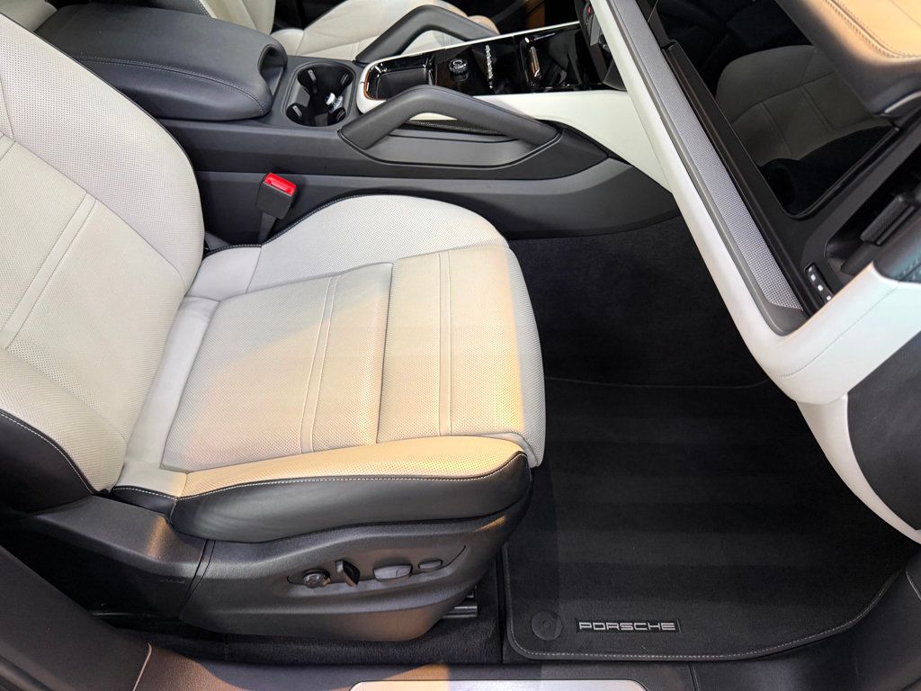 2024 Porsche Cayenne Base photo 46