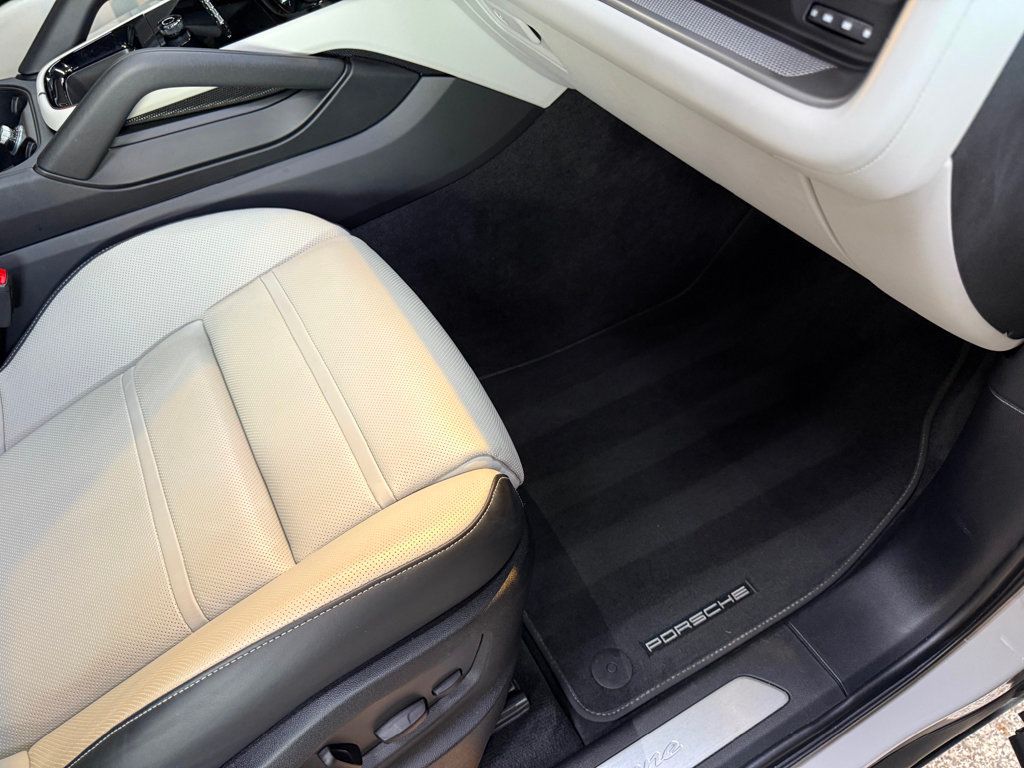 2024 Porsche Cayenne Base photo 48