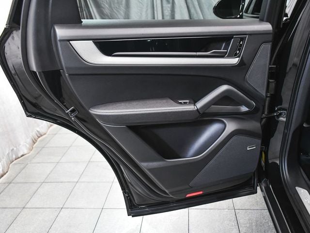 2024 Porsche Cayenne Base - 23051378 - 12