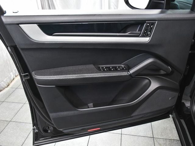 2024 Porsche Cayenne Base - 23051378 - 8