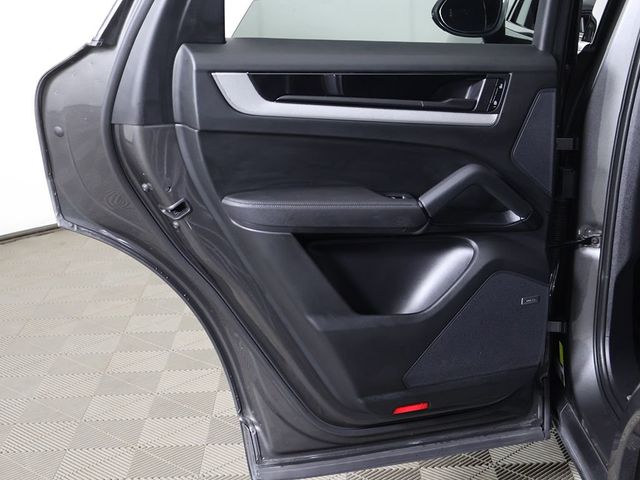 2024 Porsche Cayenne Base - 23033853 - 28