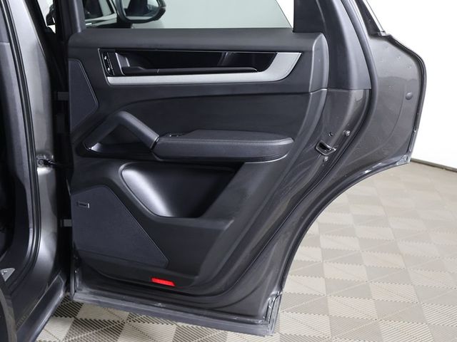 2024 Porsche Cayenne Base - 23033853 - 29