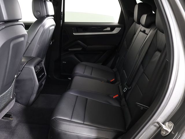 2024 Porsche Cayenne Base - 23033853 - 38