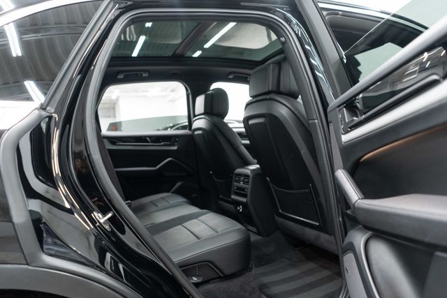 2024 Porsche Cayenne Base - 23047431 - 11