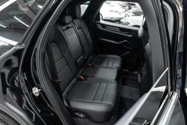 2024 Porsche Cayenne Base - 23047431 - 12