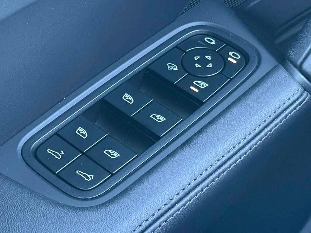 2024 Porsche Cayenne Base - 22998209 - 37