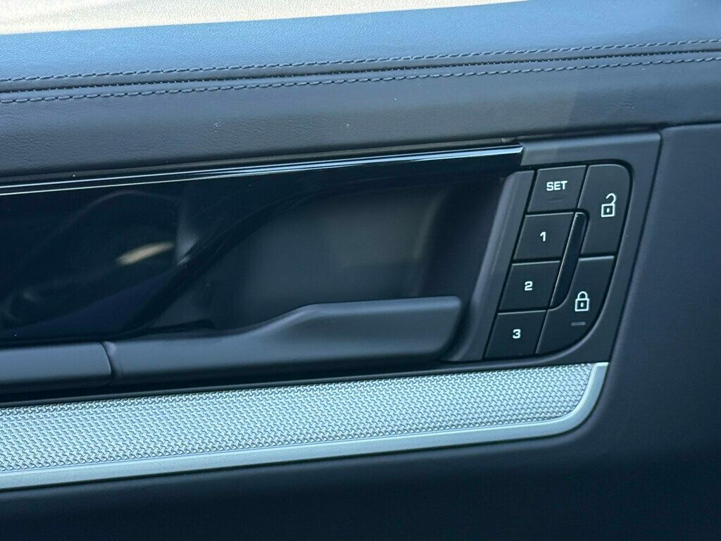 2024 Porsche Cayenne Base - 22998209 - 38