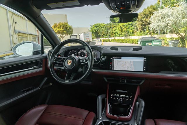 2024 Porsche Cayenne Base - 23053358 - 18