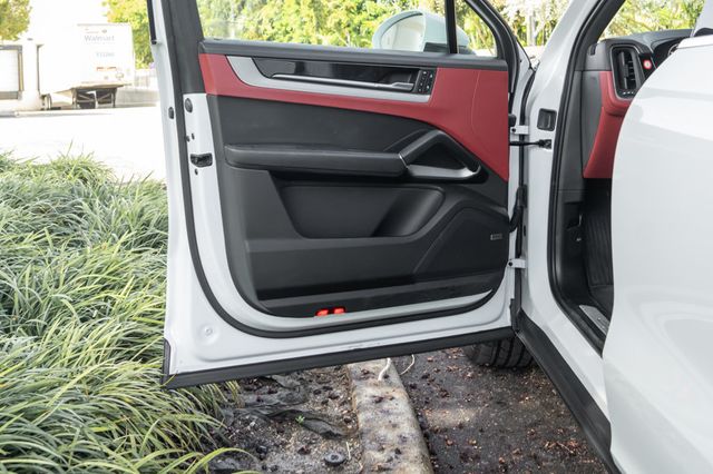 2024 Porsche Cayenne Base - 23053358 - 32