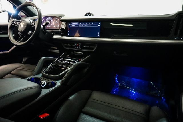 2024 Porsche Cayenne Coupe - 23080426 - 11