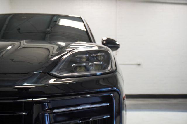 2024 Porsche Cayenne Coupe - 23080426 - 36
