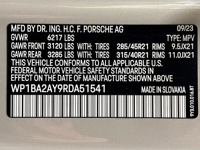 2024 Porsche Cayenne Coupe - 22976239 - 32